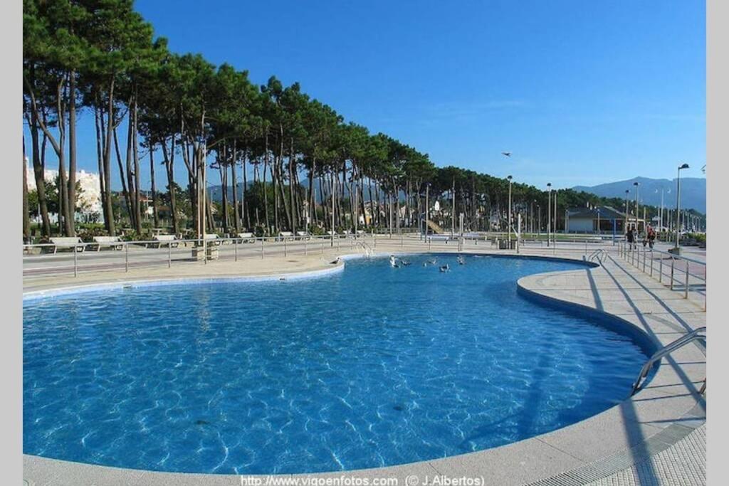 Apto. reformado primera línea playa de Samil, Vigo Exterior foto