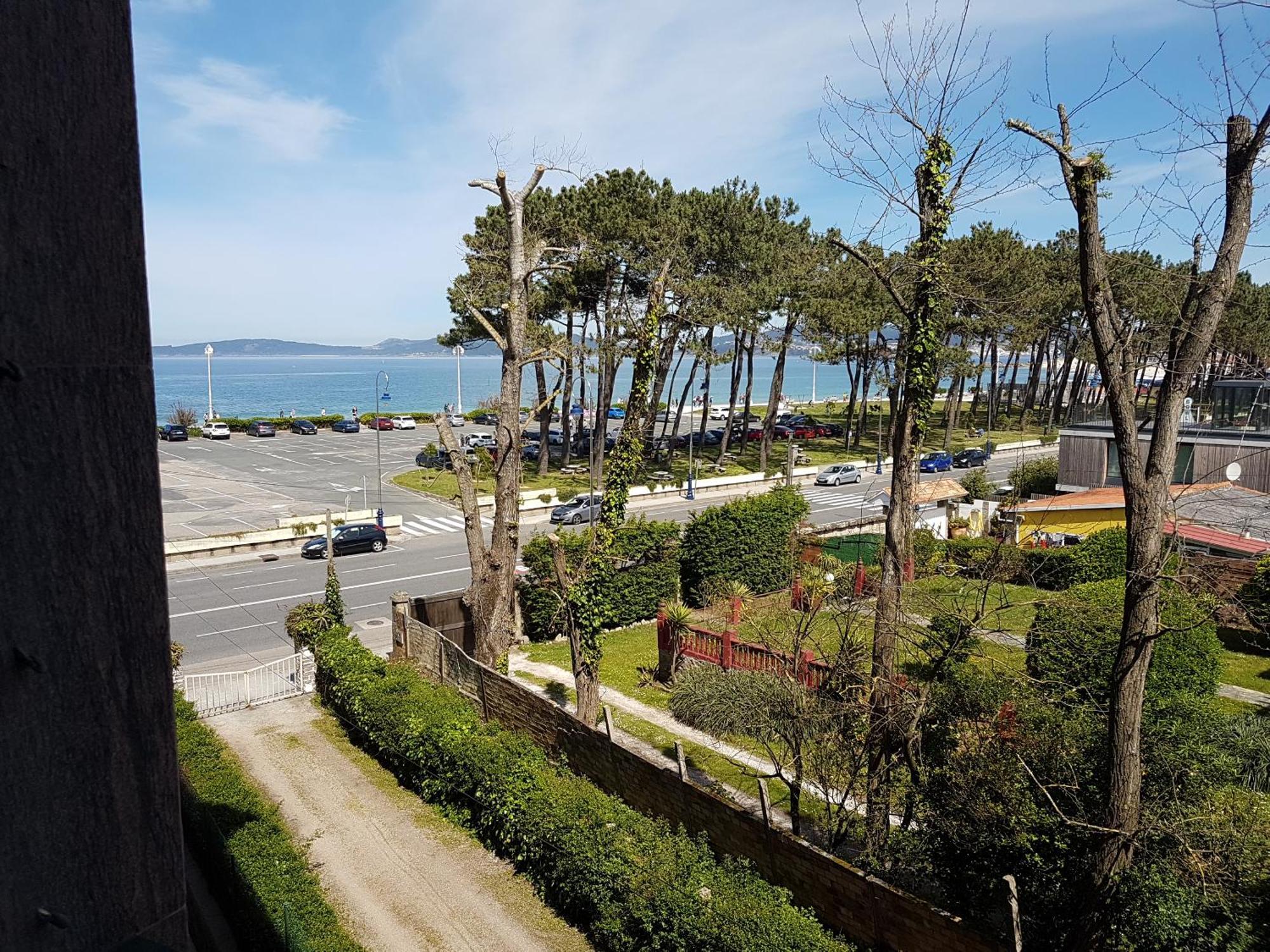 Apto. reformado primera línea playa de Samil, Vigo Exterior foto